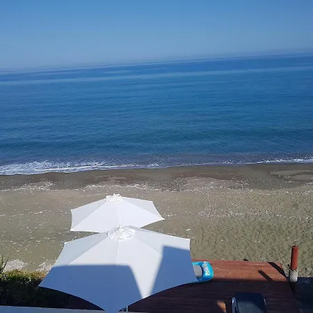 Seafront Family Beachouse In Cyprus Near Polis Kato Yialia