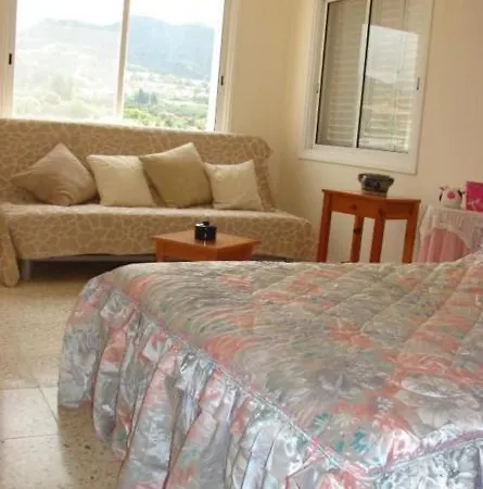 Case de vacanță Seafront Family Beachouse In Cyprus Near Polis *