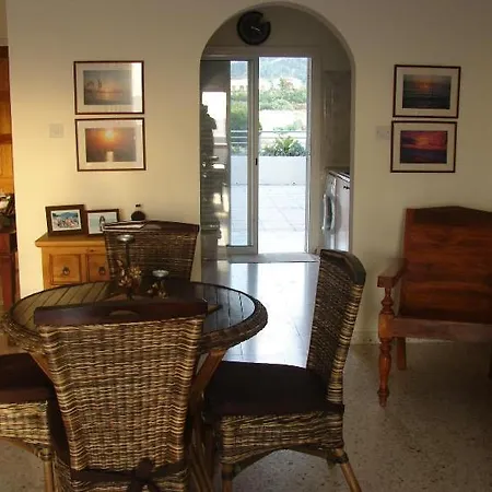 Seafront Family Beachouse In Cyprus Near Polis Hébergement de vacances Kato Yialia