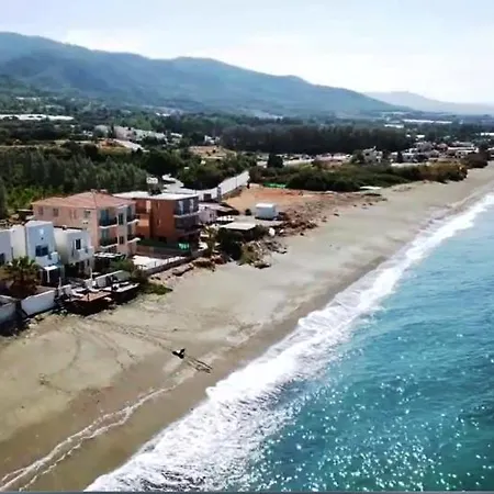 Seafront Family Beachouse In Cyprus Near Polis Hébergement de vacances Kato Yialia