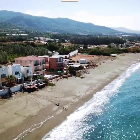 Seafront Family Beachouse In Cyprus Near Polis Hébergement de vacances