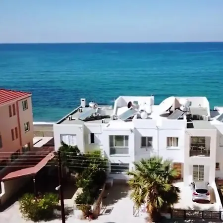 Seafront Family Beachouse In Cyprus Near Polis Hébergement de vacances *