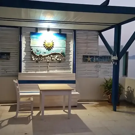 Case de vacanță Seafront Family Beachouse In Cyprus Near Polis Kato Yialia