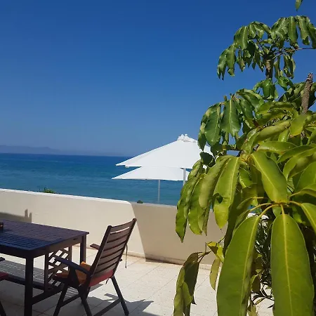 Seafront Family Beachouse In Cyprus Near Polis Case de vacanță Kato Yialia