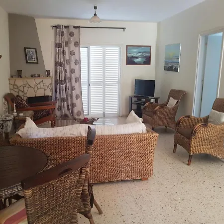 Seafront Family Beachouse In Cyprus Near Polis Case de vacanță Kato Yialia